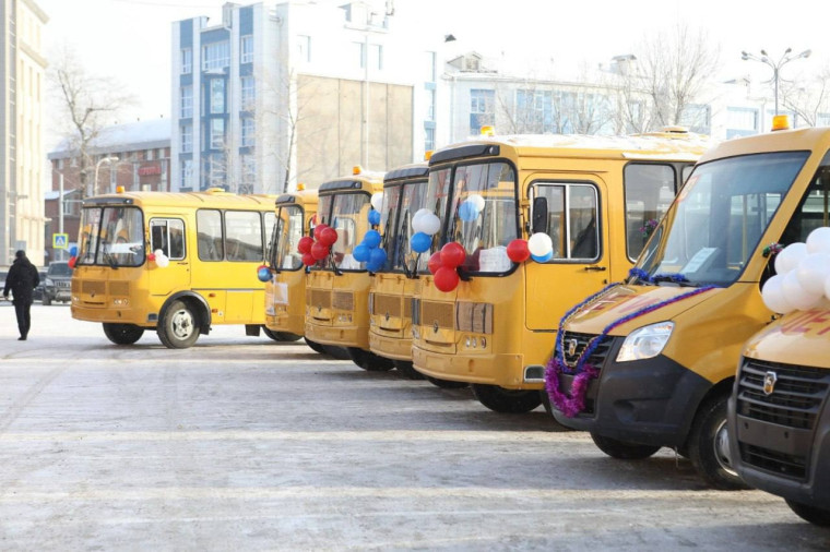 Новый автобус для школы.